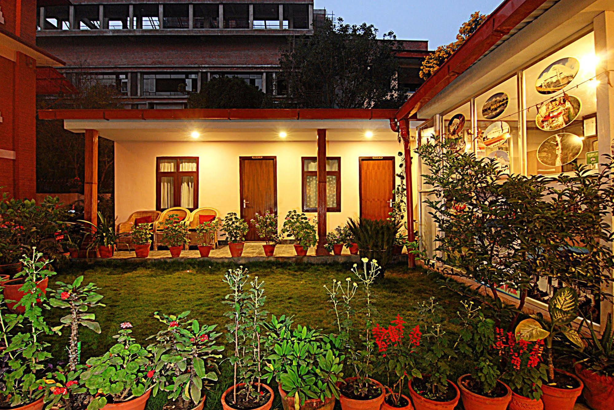 Hotel Amaryllis Katmandú Exterior foto